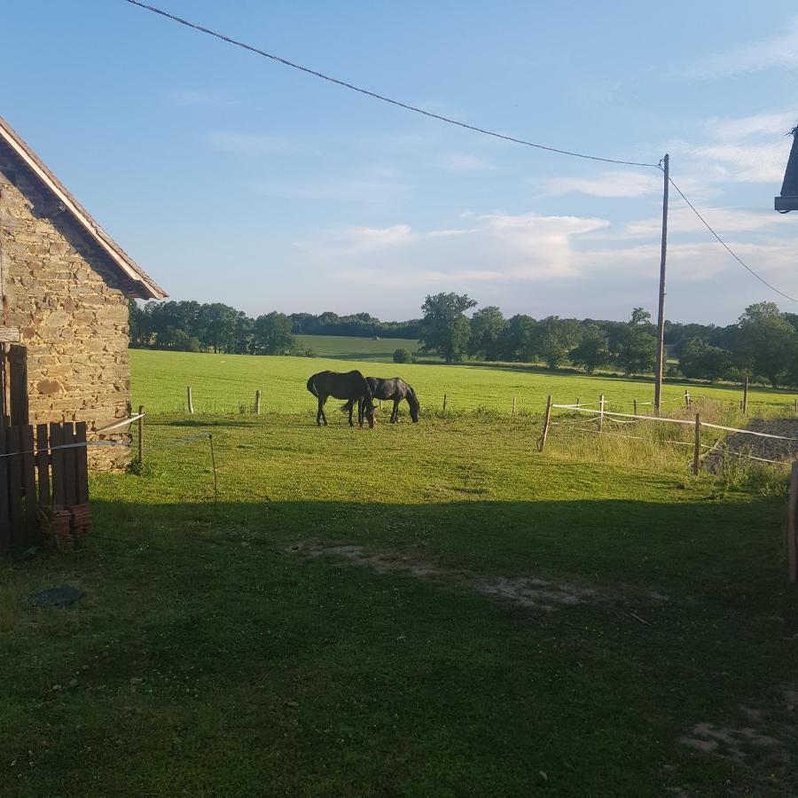 Accommodation A La Ferme Lubersac エクステリア 写真